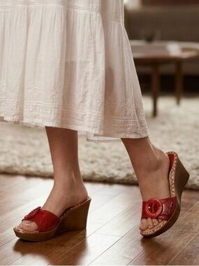 Town Shoes Red Slip-On Women's Wedges with Decorative Buckle